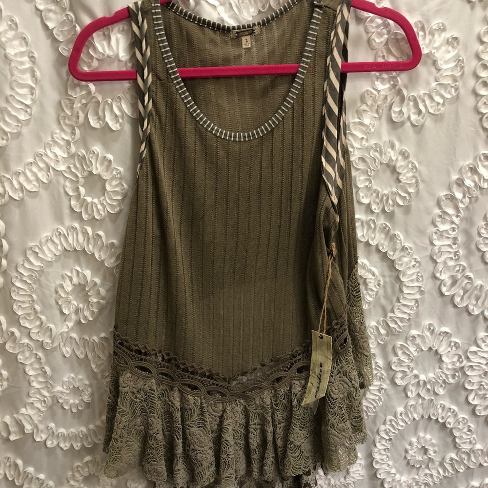 Gimmick by BKE Open-Back Tank